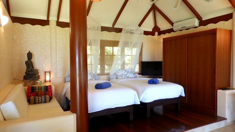3 Bedroom Beach Front Villa Sea Breeze