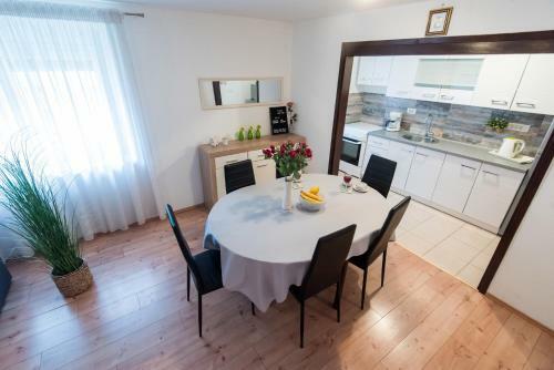 Apartment Luka Arbanasi
