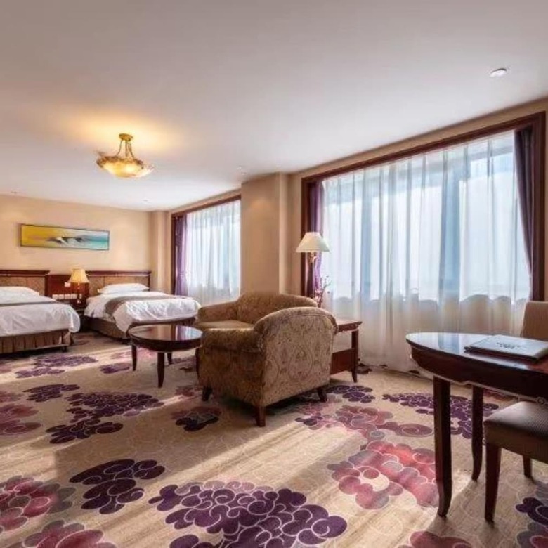 Golden Ocean Hotel