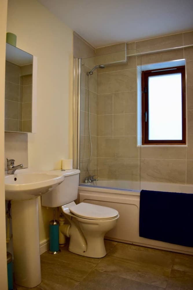 Spacious And Bright 2 Bedroom Apartment In Dublin 2