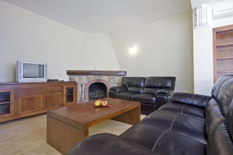 Villa - 3 Bedrooms With Pool And Wifi - 106434