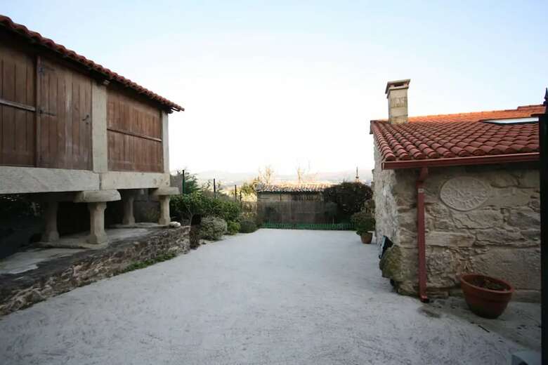 Villa House - 5 Bedrooms - 107654
