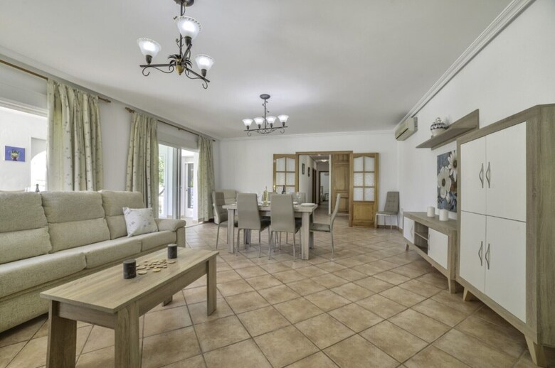 Villa - 3 Bedrooms With Pool - 104962
