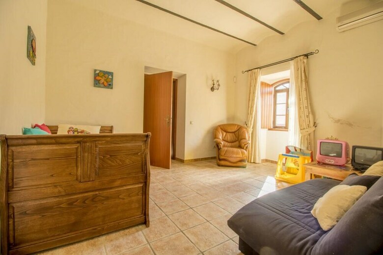 Villa - 7 Bedrooms With Pool And Wifi - 107981