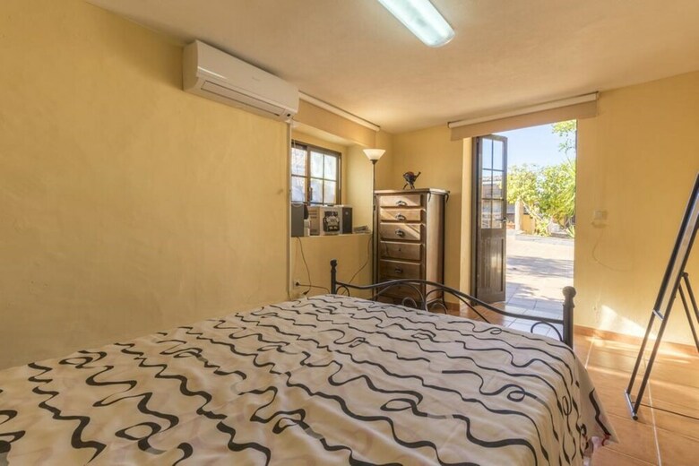 Villa - 7 Bedrooms With Pool And Wifi - 107981
