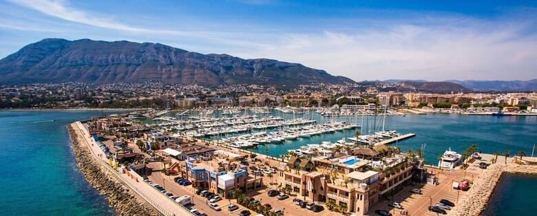 Fantastic First Beach Line Attic Apartment, Sleep7