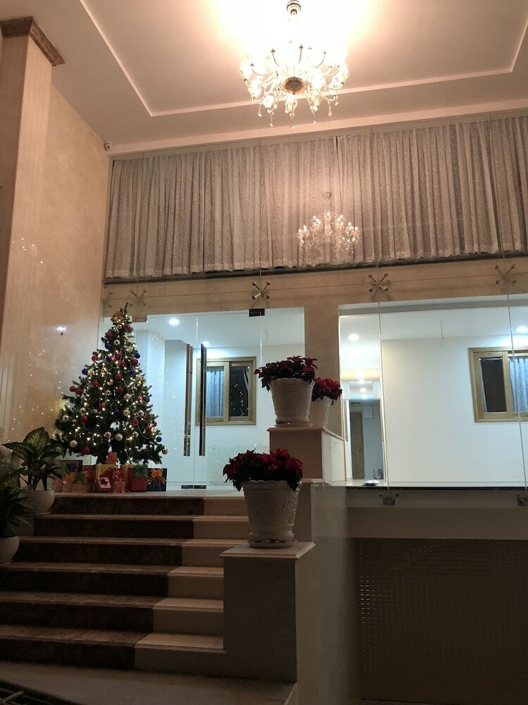 Apartamentos Tropical House