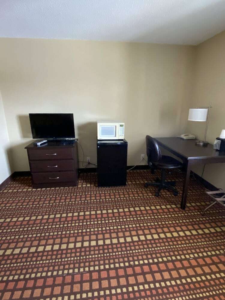 Hotel Relax Inn And Suites