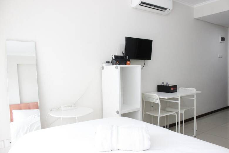 Scenic & Trendy Studio Apartment At Gateway Pasteur