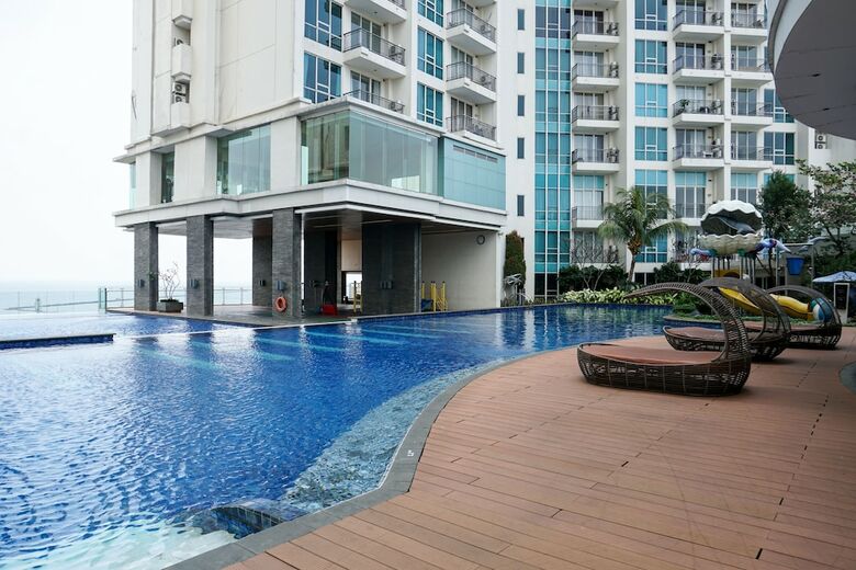 Spacious Studio With Sofa Bed @ Ancol Mansion Apartment