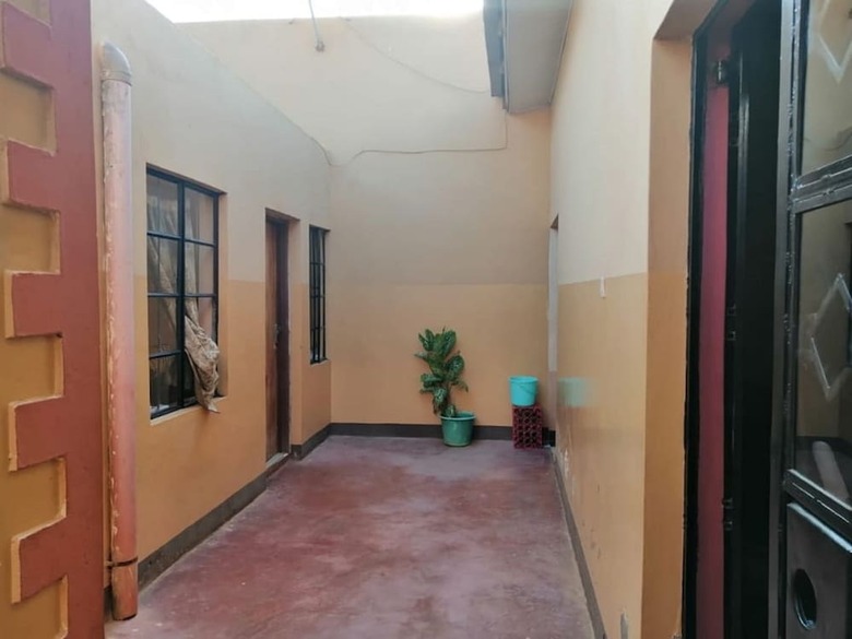 Acacia Shade Hotel