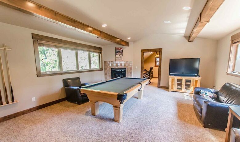 Virginia Rail Lane By Village Properties At Sunriver