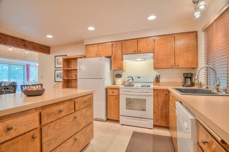Tamarack Lane 8 By Village Properties At Sunriver