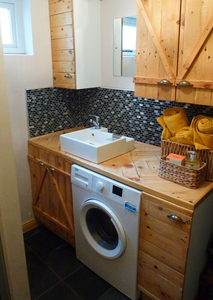 Charming 2-bed 2-bath Cottage In Rostrevor