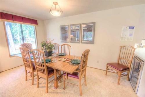 Towhee Lane 5 By Village Properties At Sunriver
