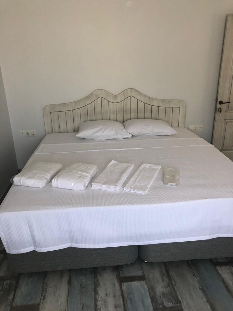 Village Farm Boutique Hotel