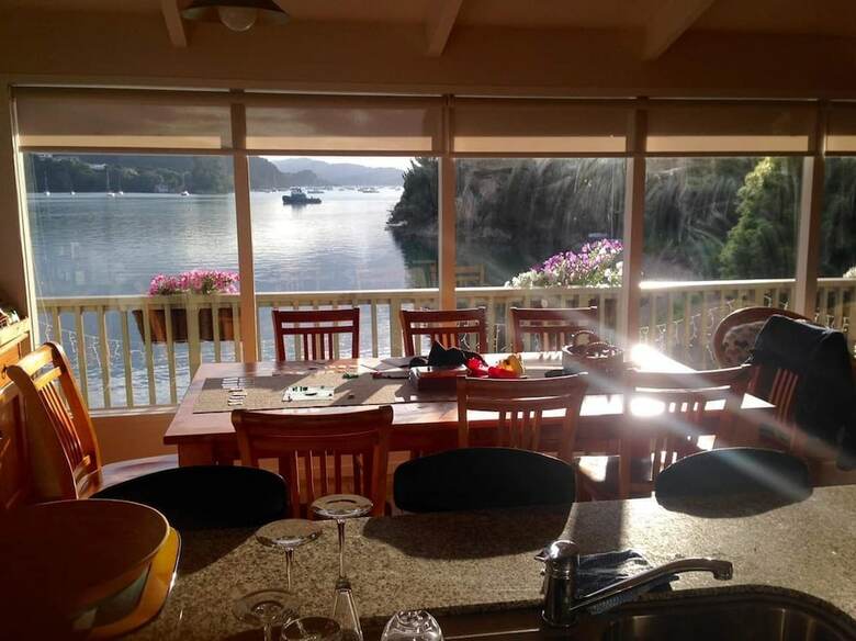 Water's Edge Holiday Homes
