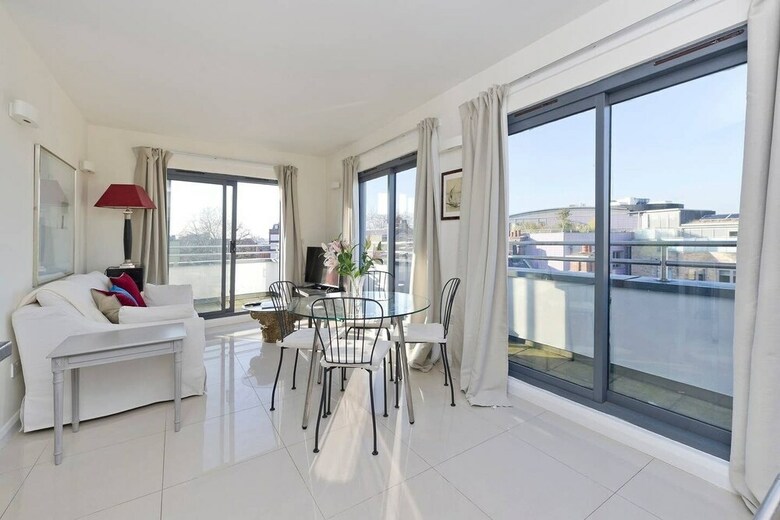 Apartamento Bright 2 Bed Flat With Terrace, 4 Mins From Tube