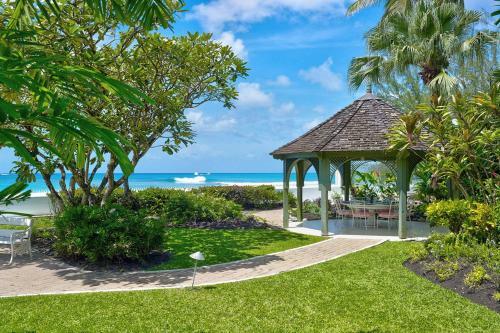 Villa High Trees Blue Sky Luxury