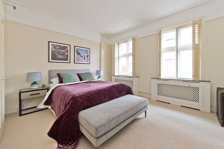 Luxurious 2-bed Apt, 5 Mins From Buckingham Palace