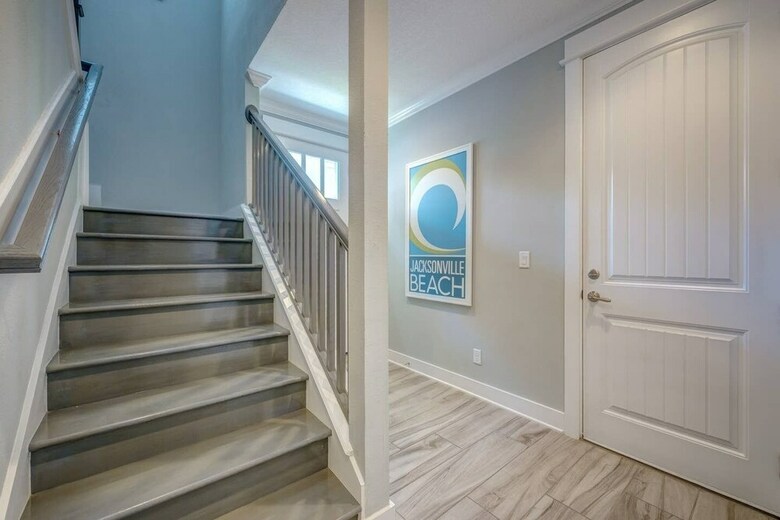 Villa Sun-splashed Luxe Townhome - Walk To The Sand