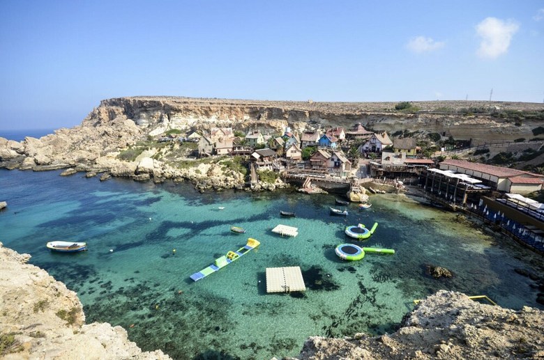 Getawaysmalta - Spinola Bay Seafront Apartment In St Julian's