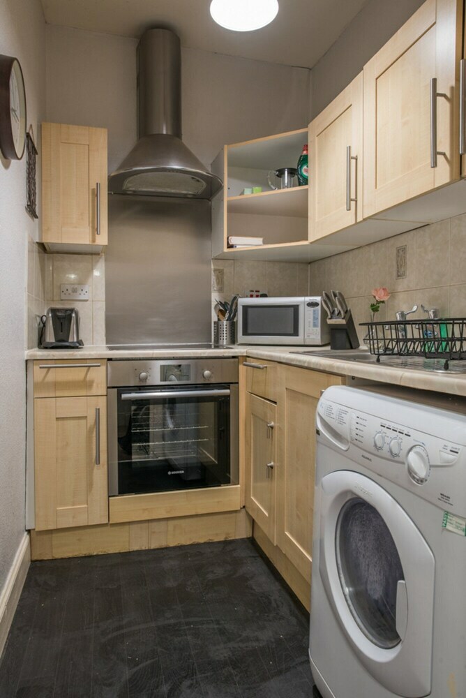 Edina � Bright City Centre Apartment