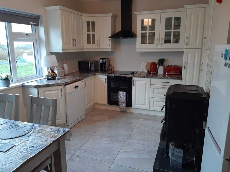 Beautiful Country Cottage Sleeps 3