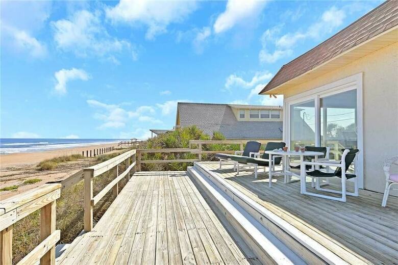 Hostal Harmony Beach House, 3 Bedrooms, Ocean Front, Large Deck, Sleeps 6