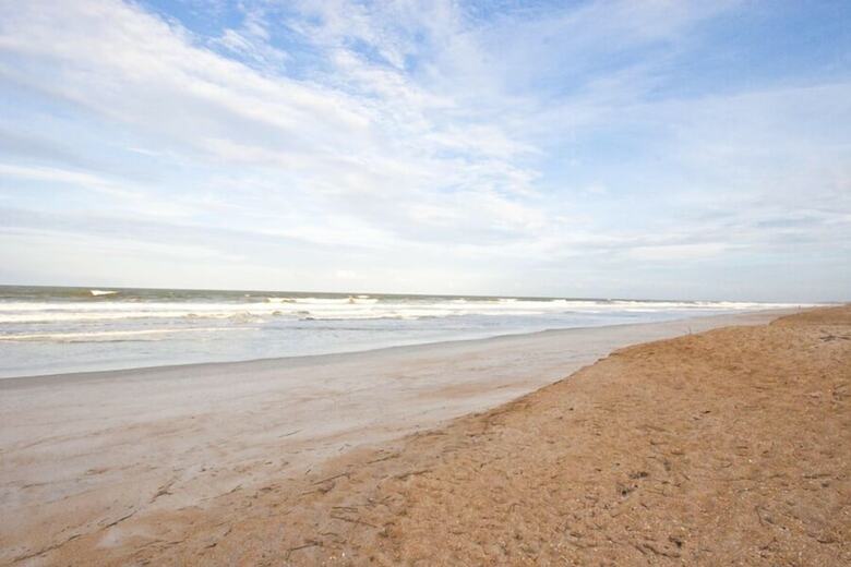 Dreamview, Beach Front, 3 Bedrooms, Wifi, Sleeps 10