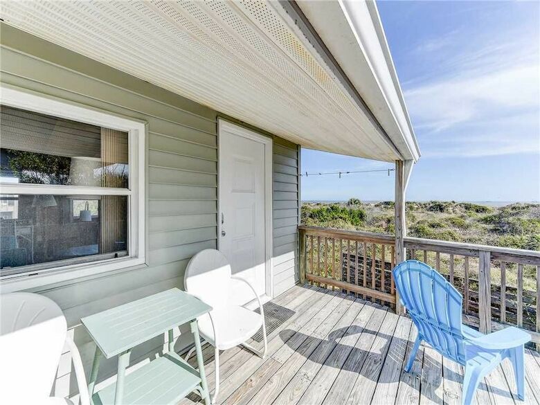 Pounds Cottage, 1 Bedroom, Ocean Front, Pet Friendly, Sleeps 5
