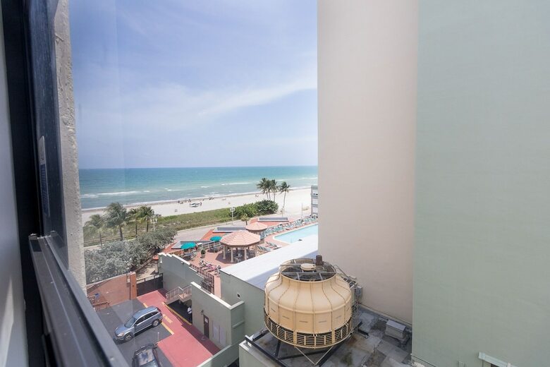 Apartamento 674 Partial Ocean View