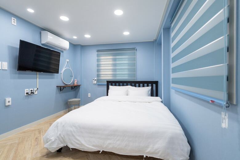Stellar Domus  Sd Poolvila & Pension