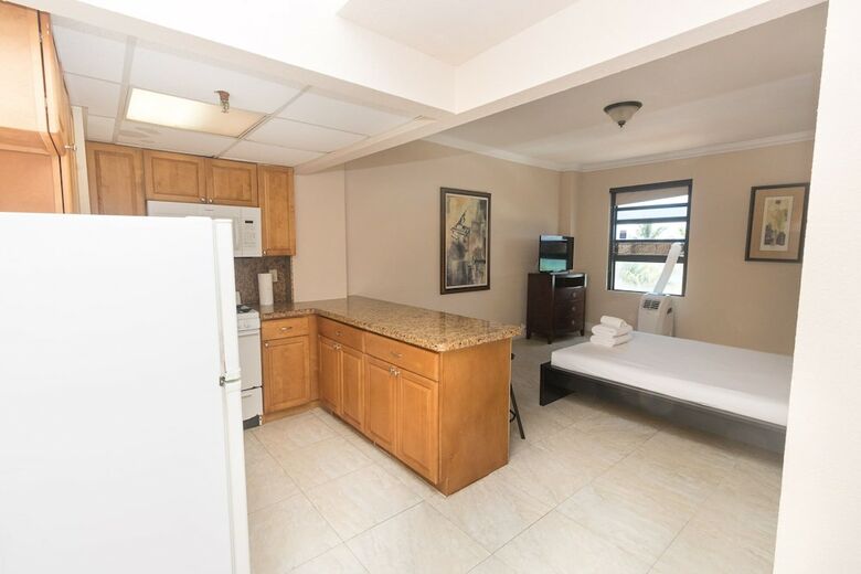 403 Ocean View Apartment Hollywood