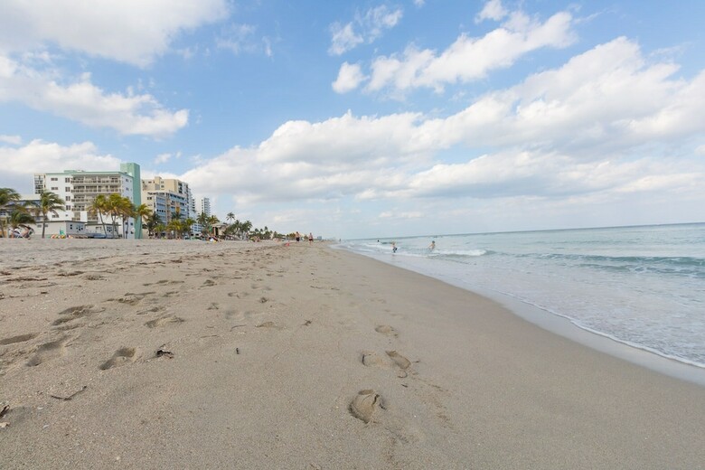 654 City View Apartment Hollywood Beach