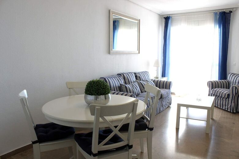 Apartamentos El Faro 2