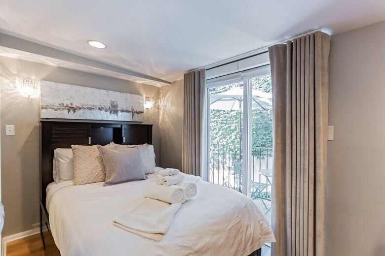 Villa 316 S Smedley