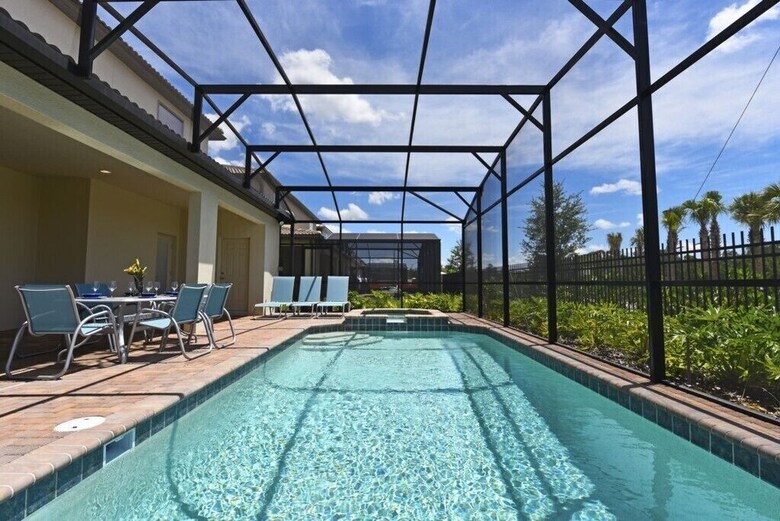 Villa Windsor At Westside Ihr 3101