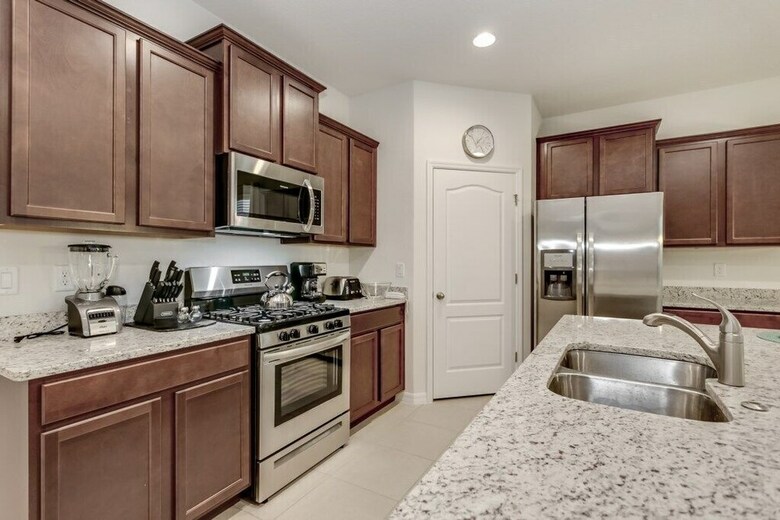 7028oakwood