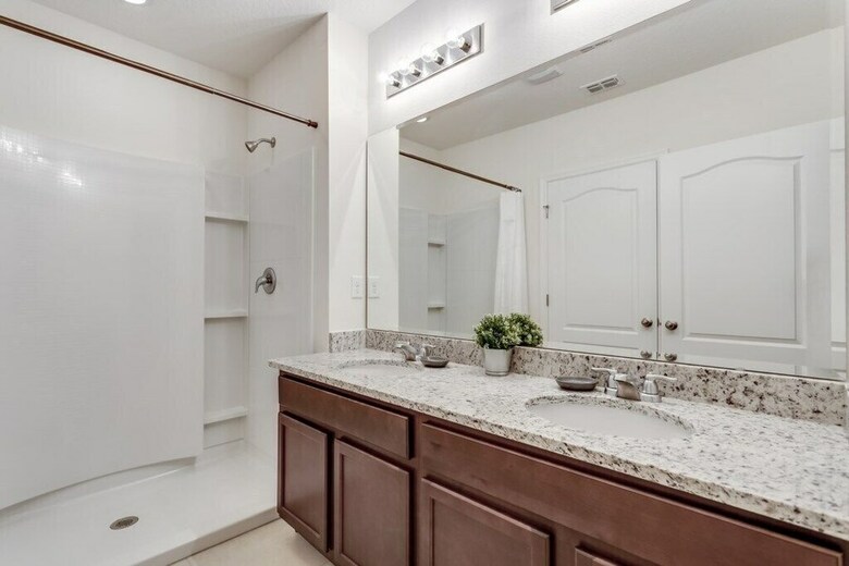 7028oakwood