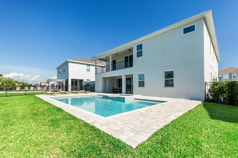 Amazing 11 Bedroom Encore Resort Porperty