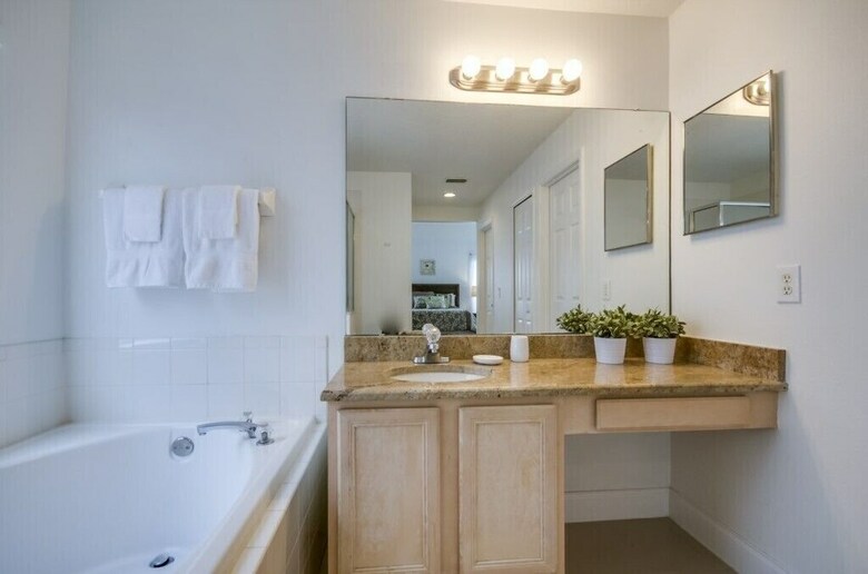 5 Bedroom 3.5 Bathroom Pool Villas