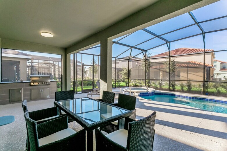 7049 Oakwo Luxury 6 Bedroom 4.bath Home With Spa