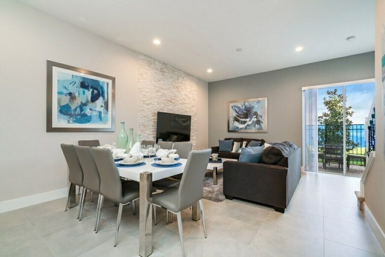 Amazing Location Modern Townhome Close To Disney