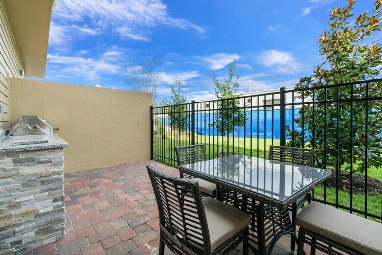 Amazing Location Modern Townhome Close To Disney