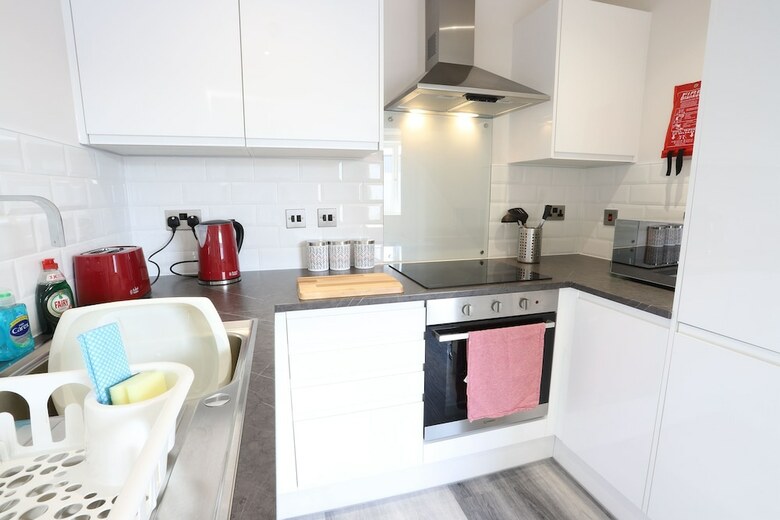 Apartamentos Nec Airport Shortstay