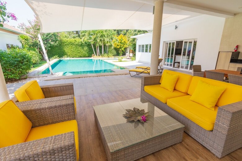 Luxury 5 Bedroom Pool Villa Js