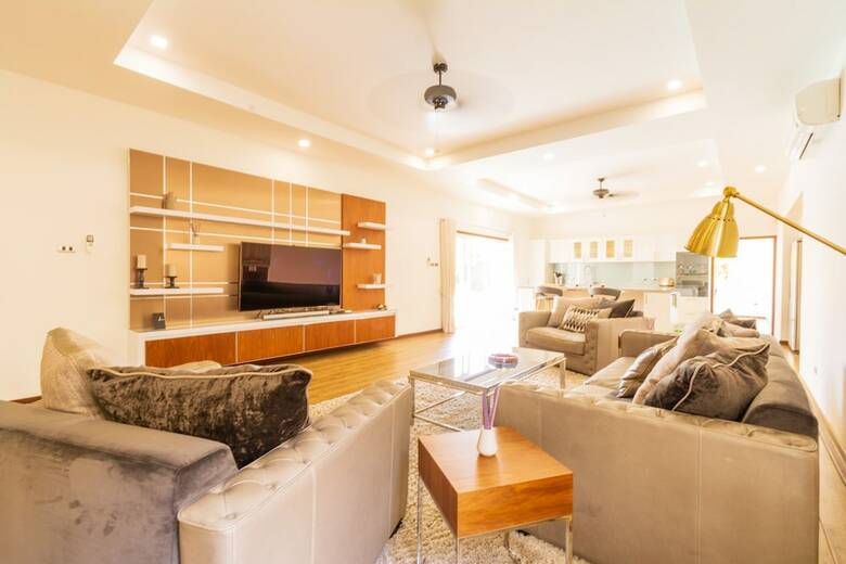 Luxury 5 Bedroom Pool Villa Js