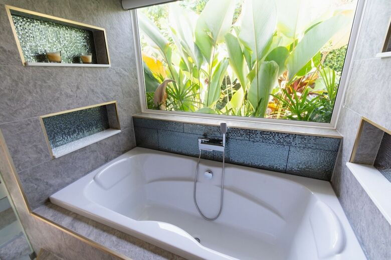 Luxury 5 Bedroom Pool Villa Js