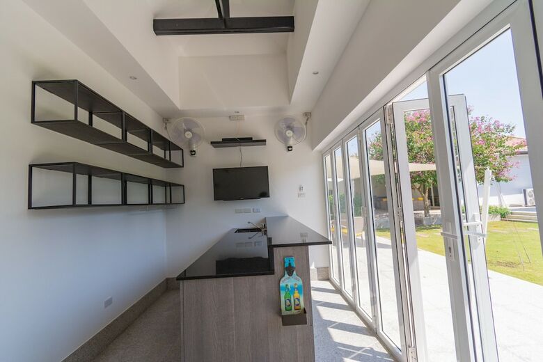 Luxury 5 Bedroom Pool Villa Js